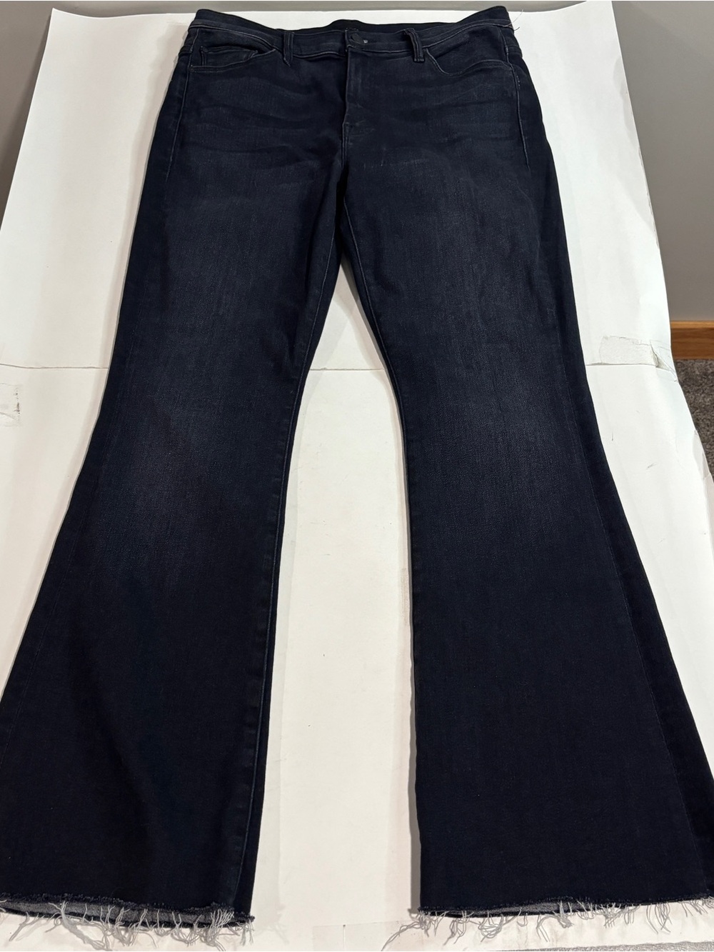 Mother The Weekender Fray Thunder Road Mid Rise Slim Flared Leg Jeans Black 32